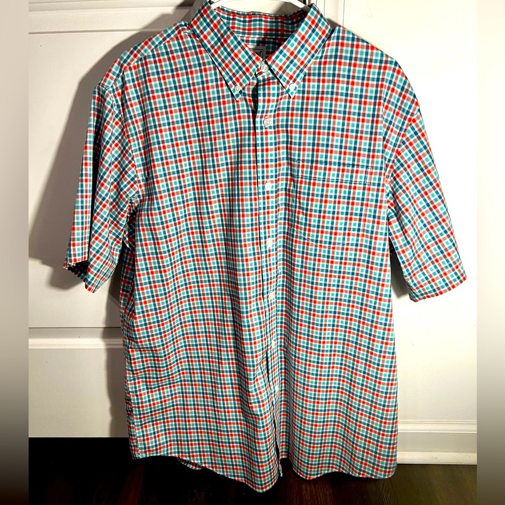 Mens L.L. Bean short sleeve button down.